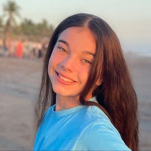 Meet your Posher, Lexie